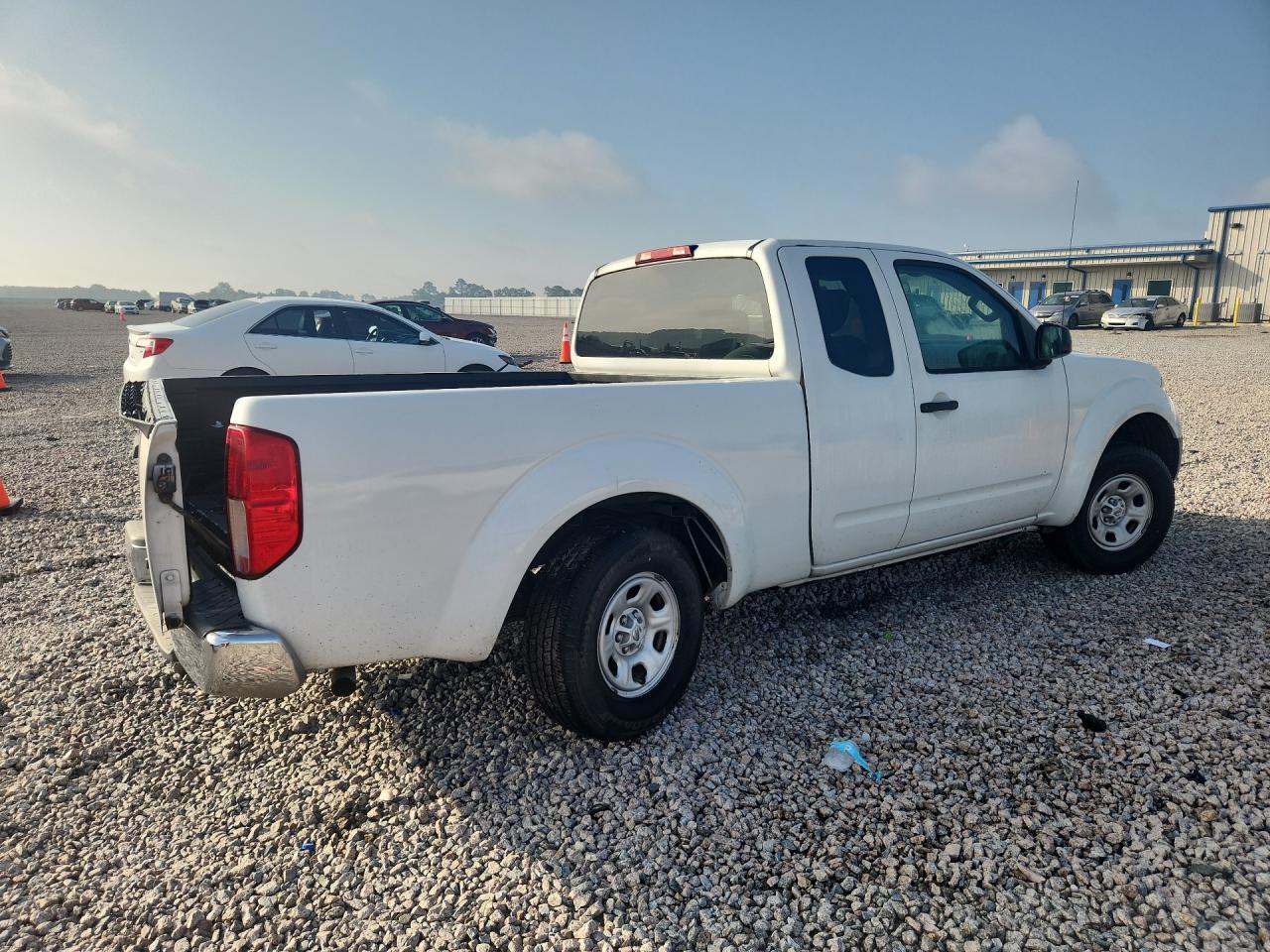 2016 Nissan Frontier S - Фото 3