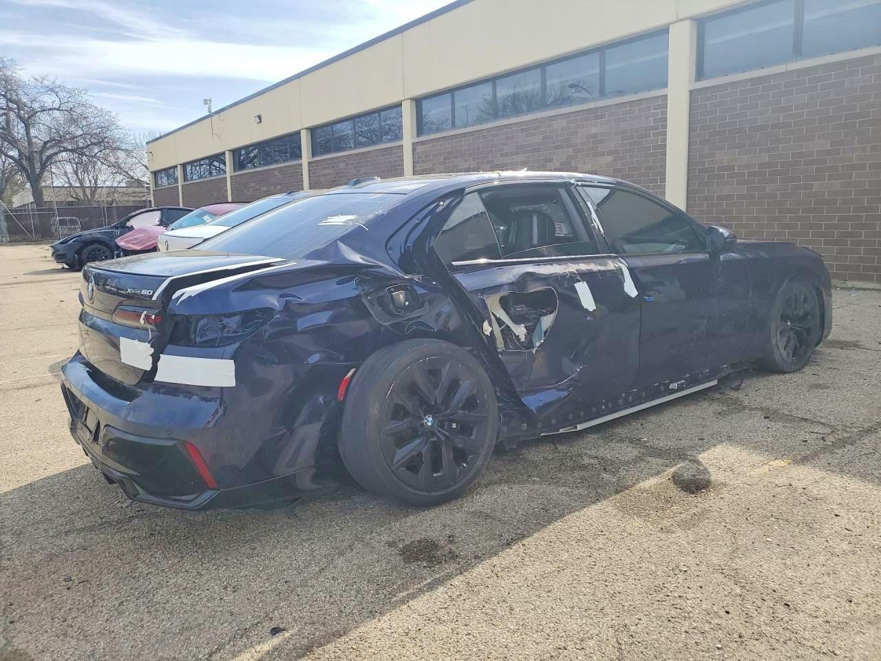 2024 BMW I7 xDrive60 - Image 3