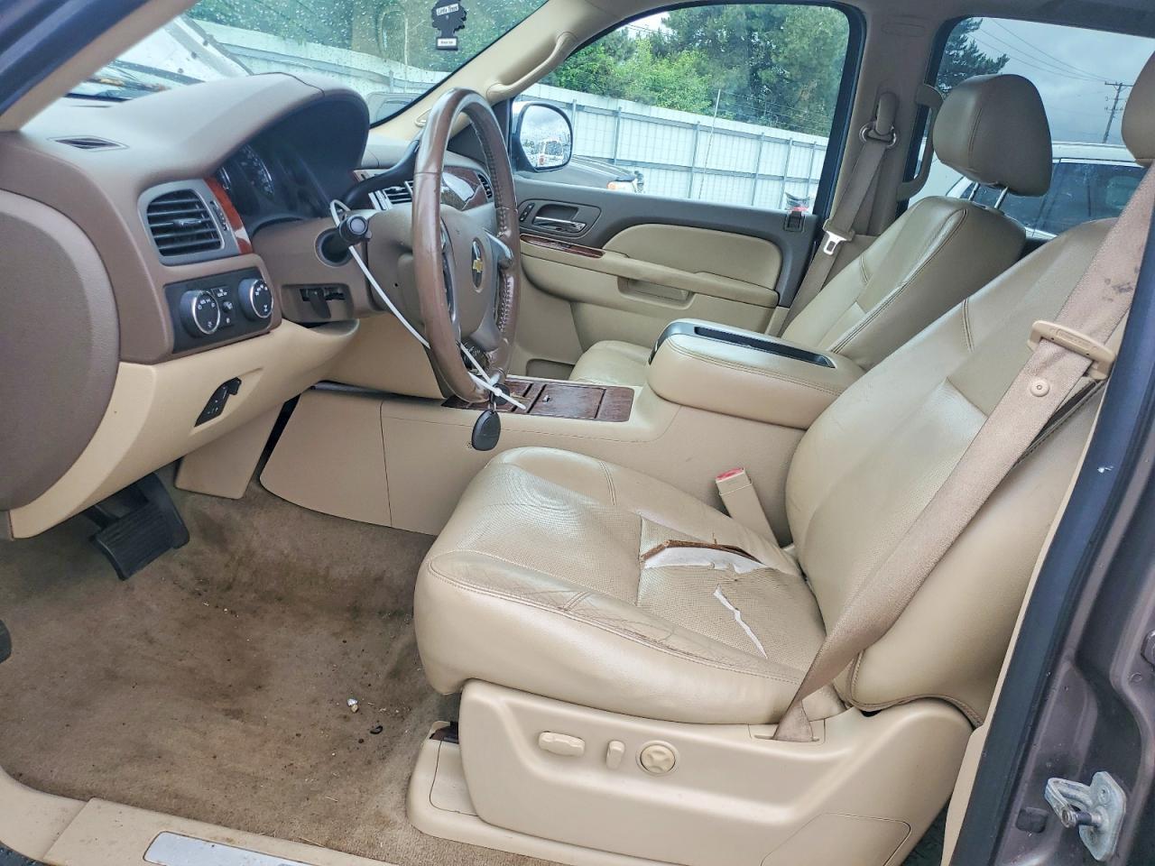 2011 Chevrolet Suburban K1500 Ltz - Image 7