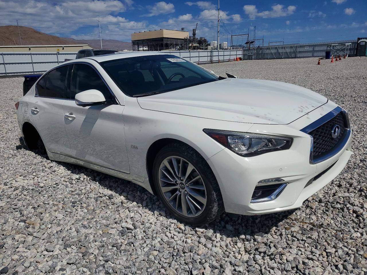 2018 Infiniti Q50 3.0T Luxe - Фото 4