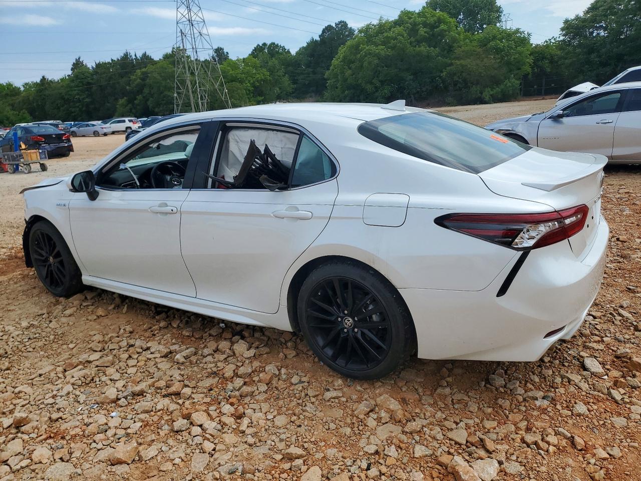 2021 Toyota Camry Xse - Фото 2