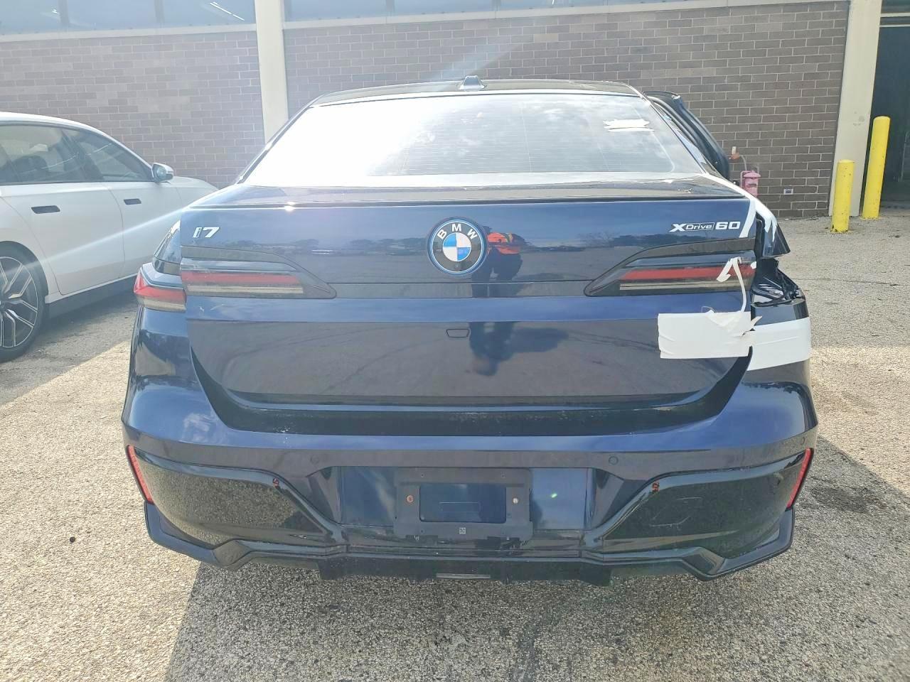 2024 BMW I7 xDrive60 - Image 6