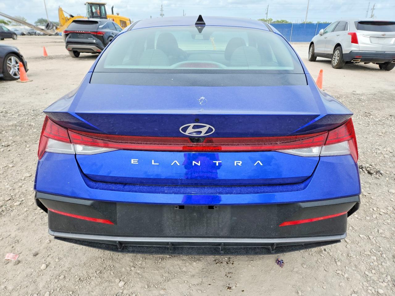 2025 Hyundai Elantra Sel - Фото 6