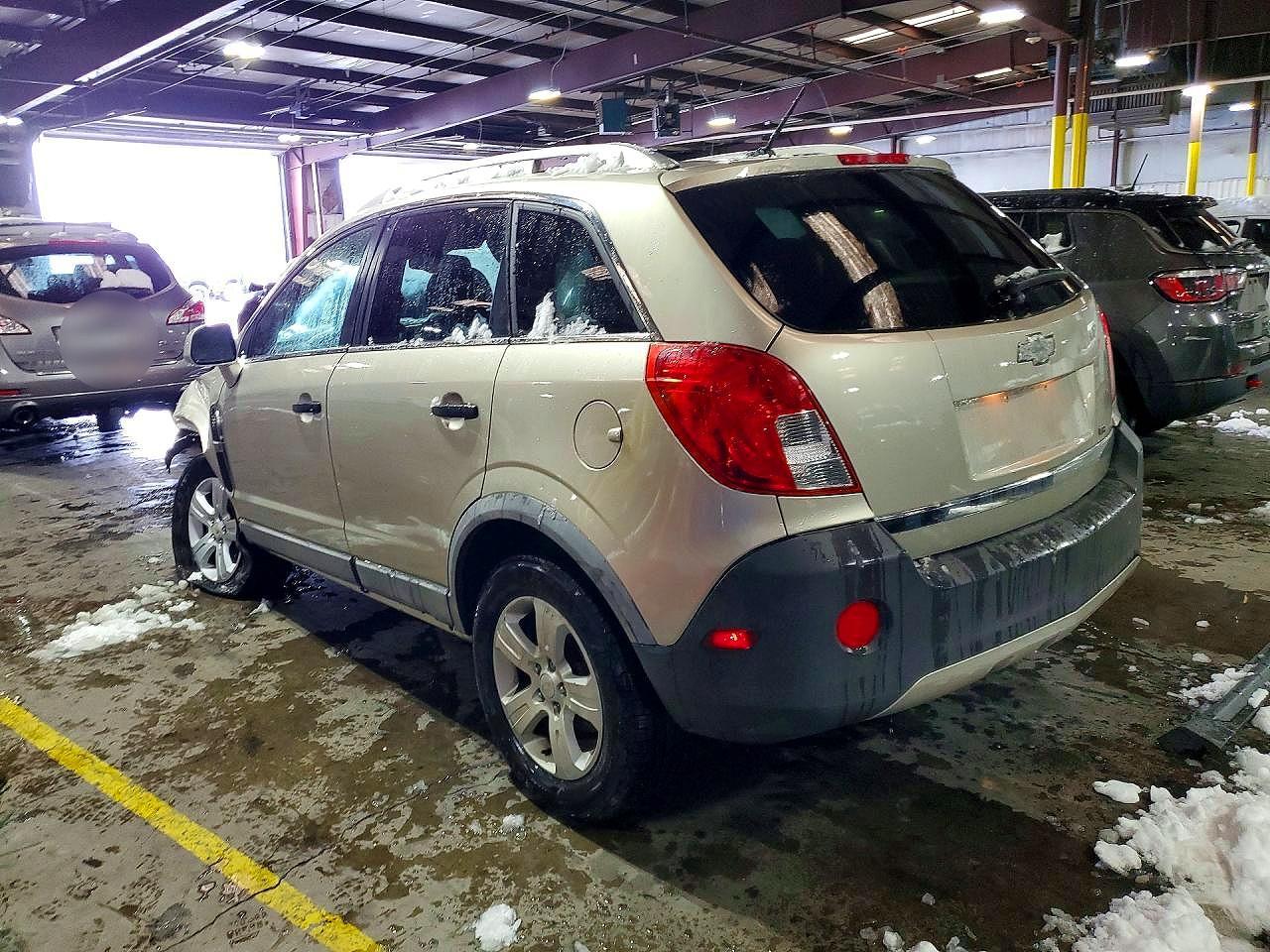 2014 Chevrolet Captiva Ls - Image 2