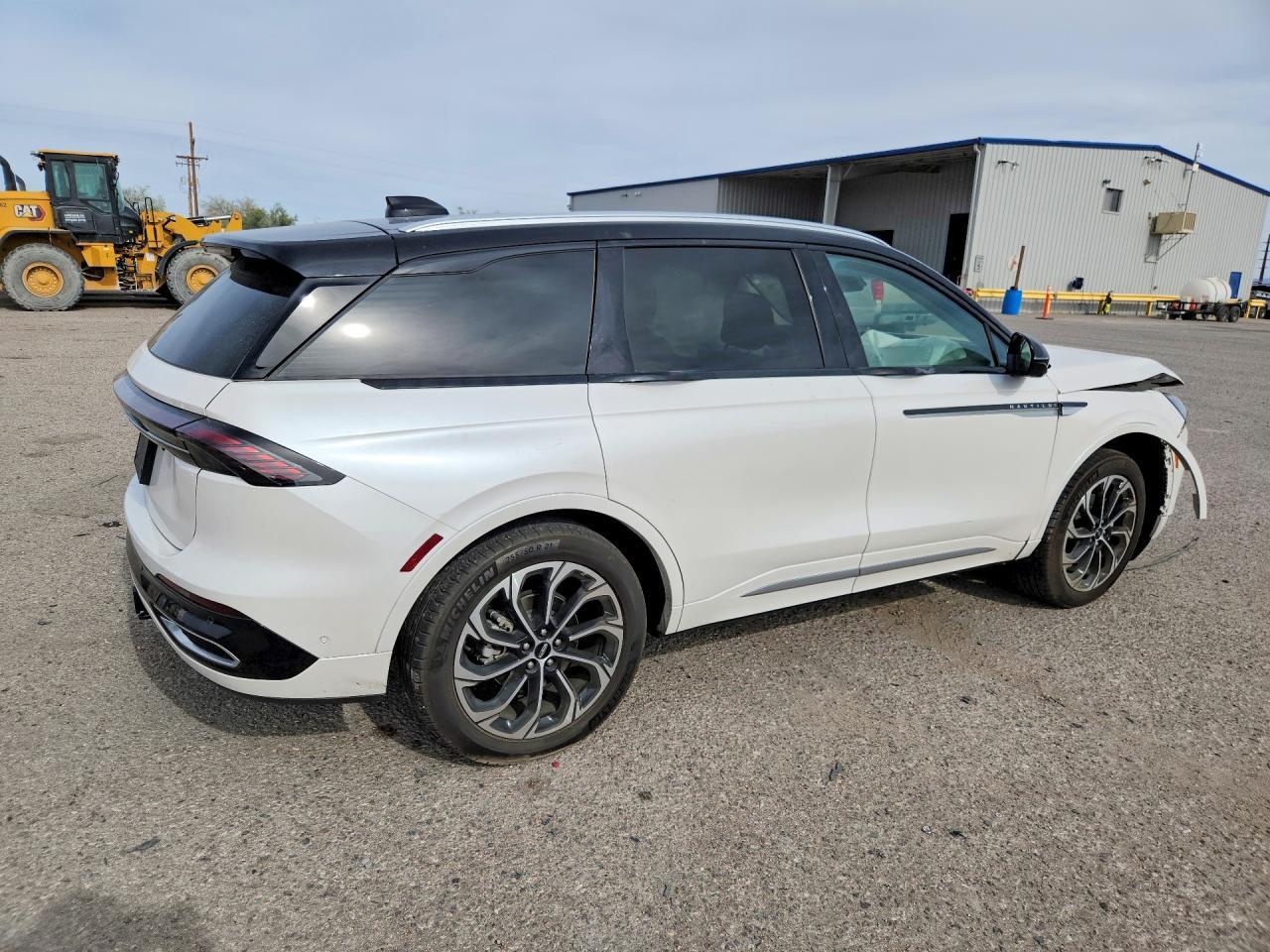 2024 Lincoln Nautilus Reserve - Image 3