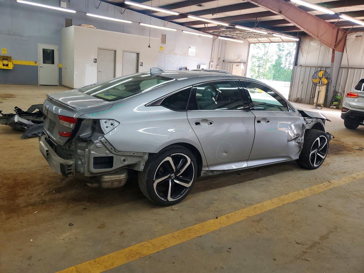 2020 Honda Accord Sport - Фото 3