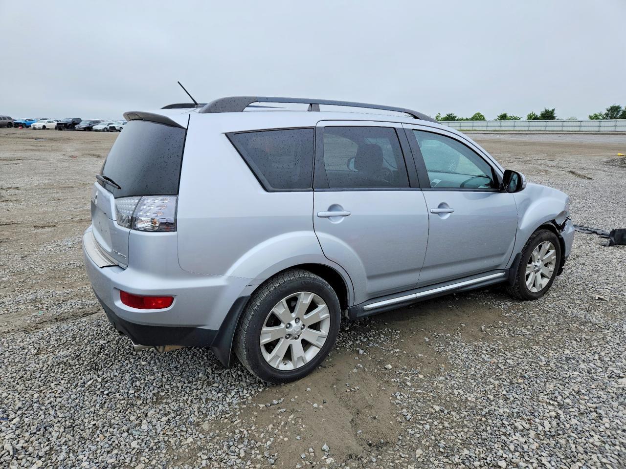 2012 Mitsubishi Outlander Se - Image 3