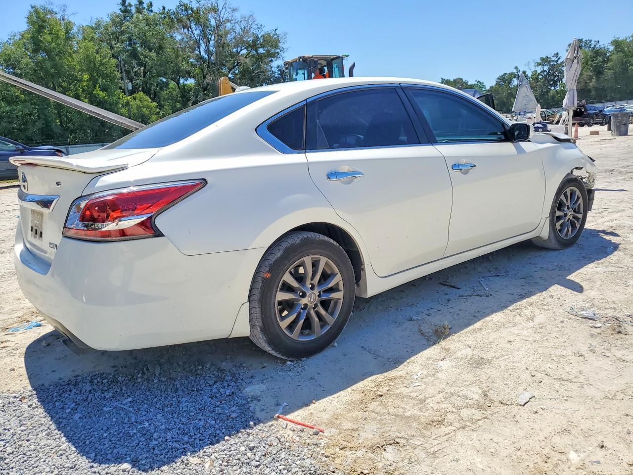 2015 Nissan Altima 2.5 S - Фото 3