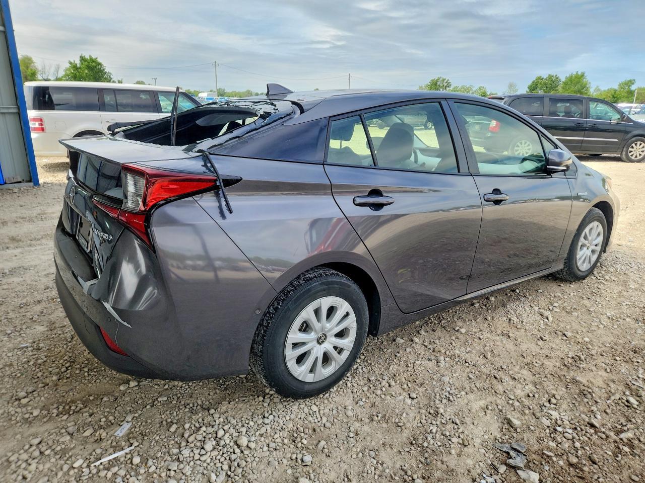 2019 Toyota Prius Le - Фото 3