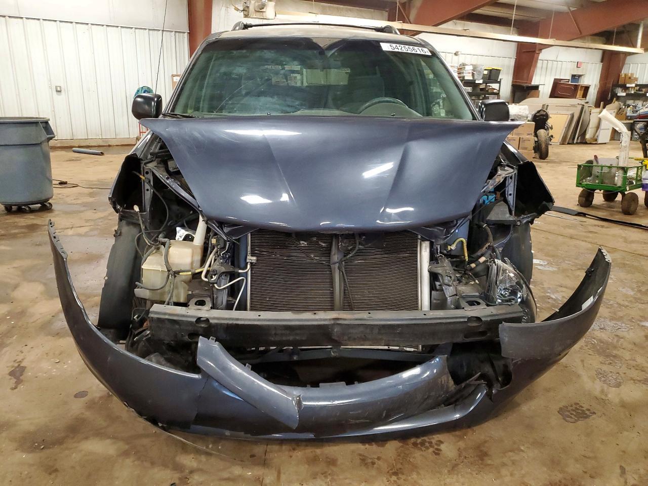 2008 Toyota Sienna Le 8-Passenger - Image 5