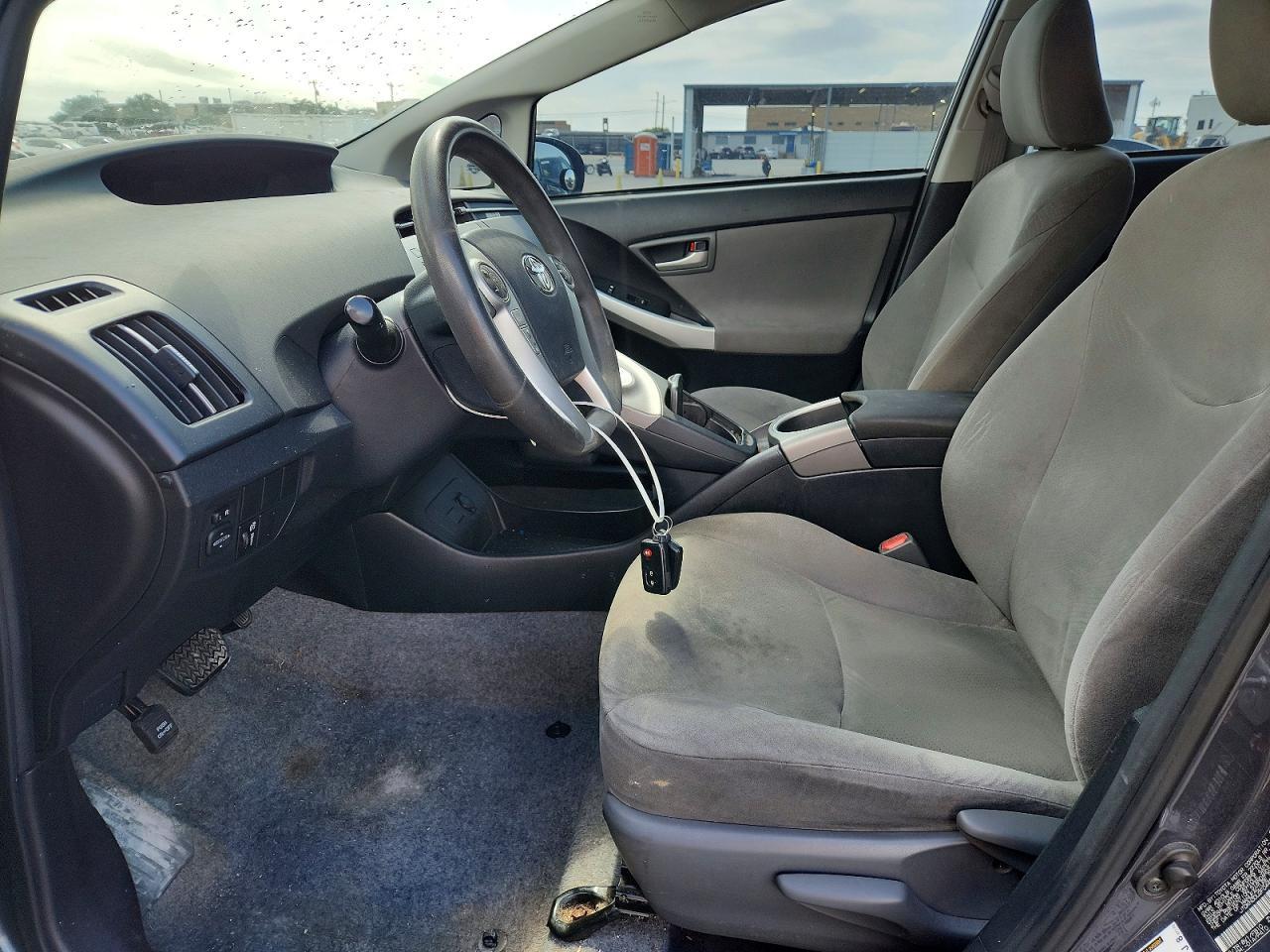 2015 Toyota Prius Two - Фото 7