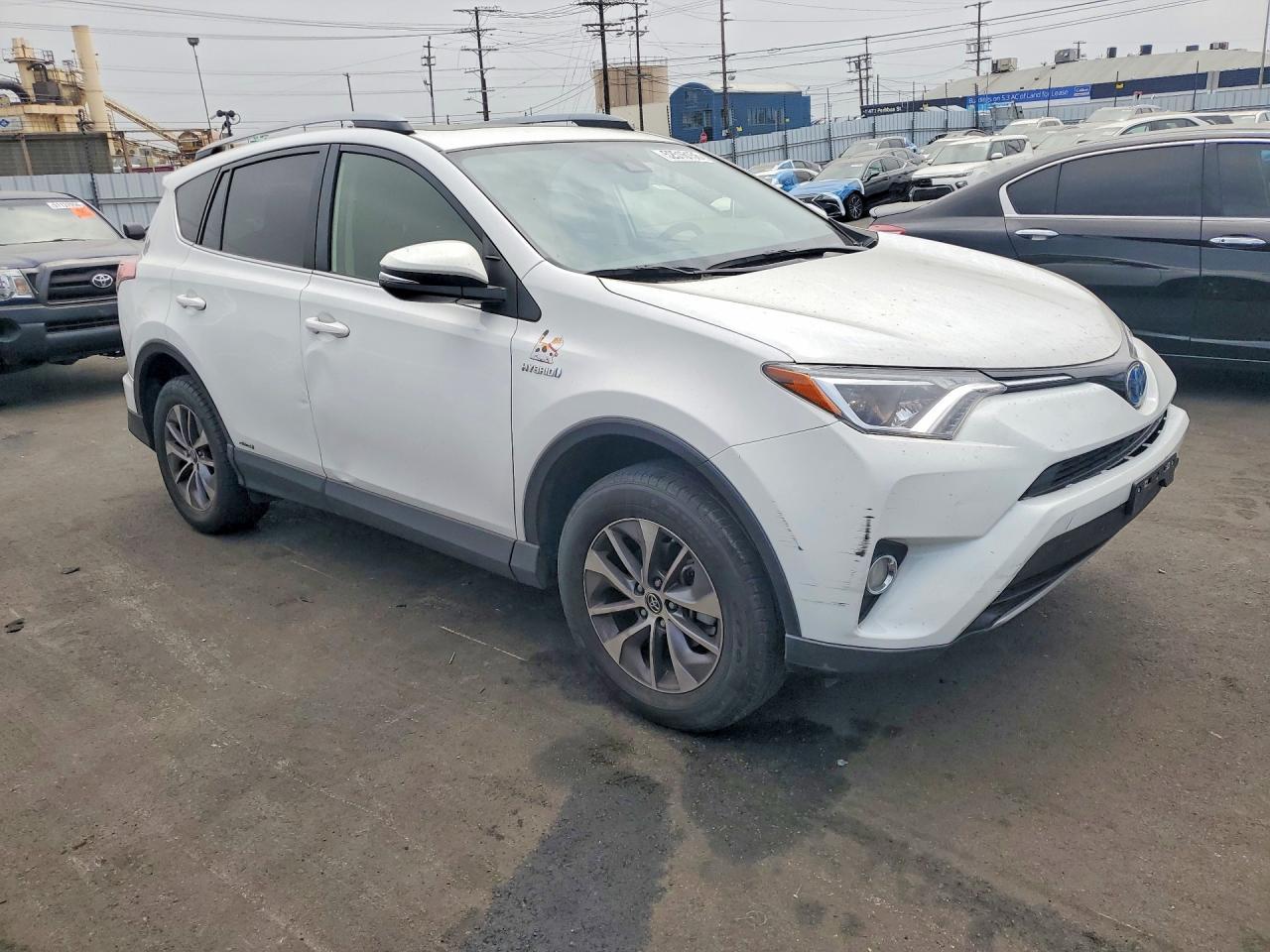 2018 Toyota Rav4 Hybrid Xle - Image 4
