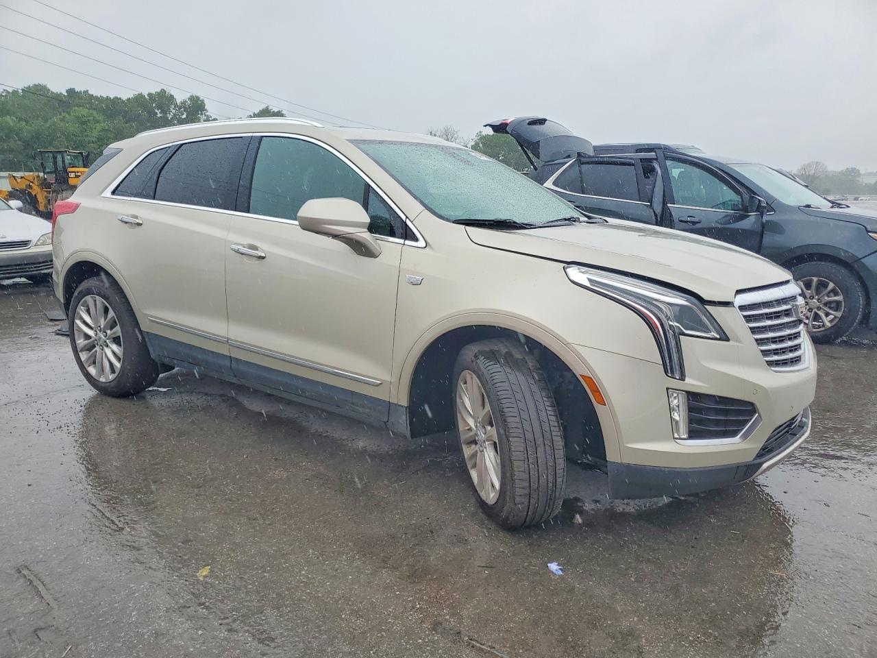 2017 Cadillac Xt5 Platinum - Image 4