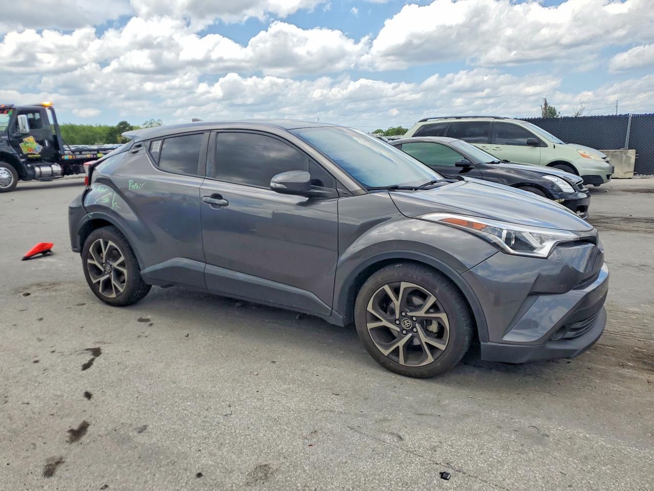 2018 Toyota C-Hr Xle - Image 4