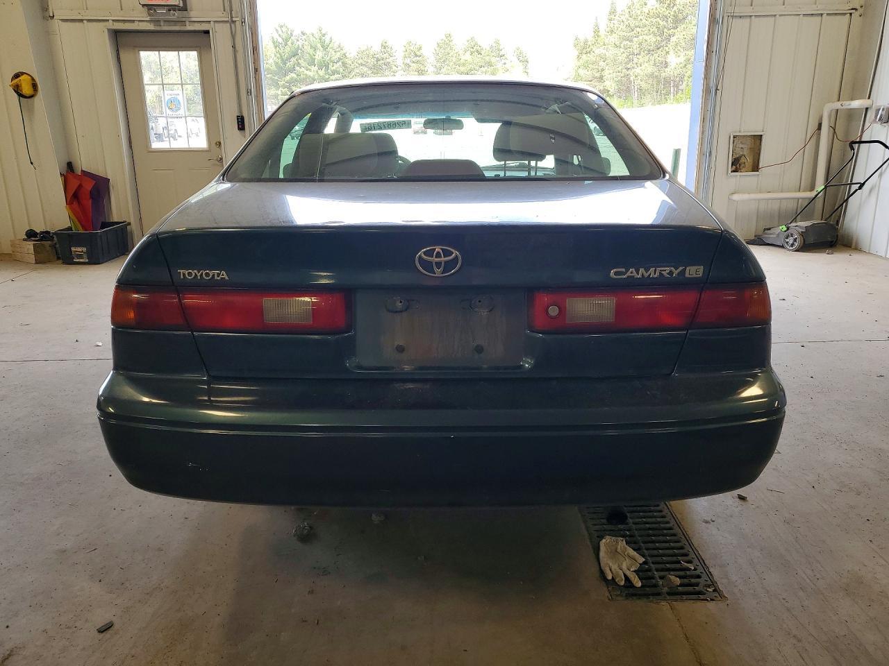 1998 Toyota Camry Le - Image 6