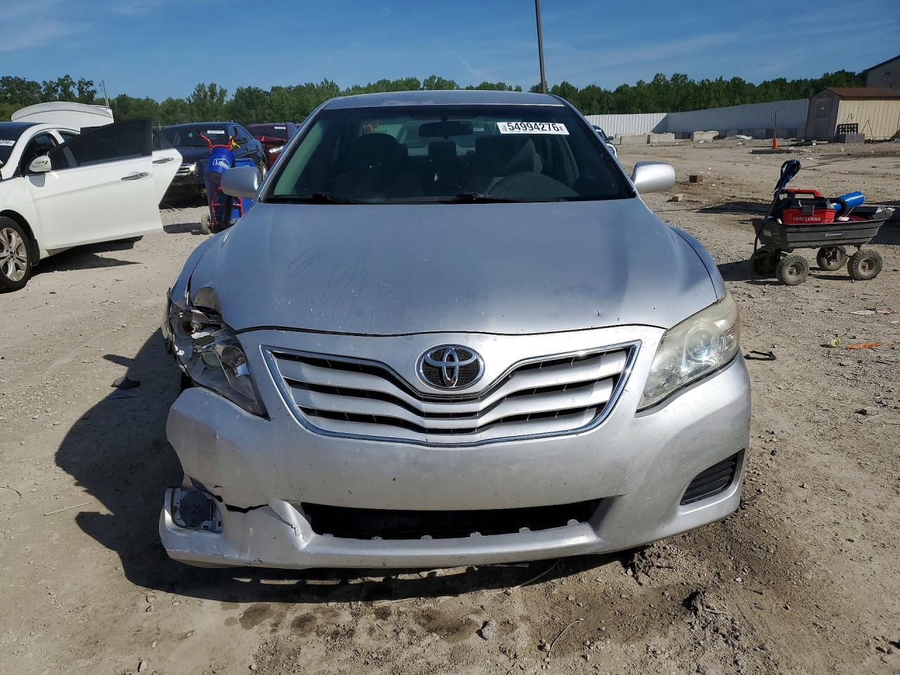 2011 Toyota Camry Le - Фото 5