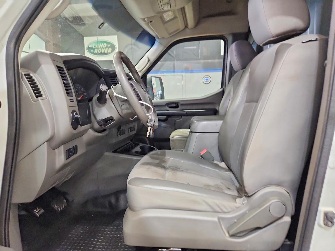 2016 Nissan Nv 2500 Hd Sv - Image 7