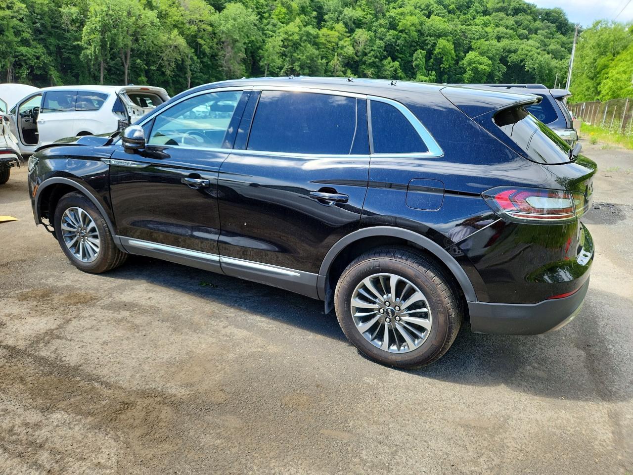 2023 Lincoln Nautilus - Image 2