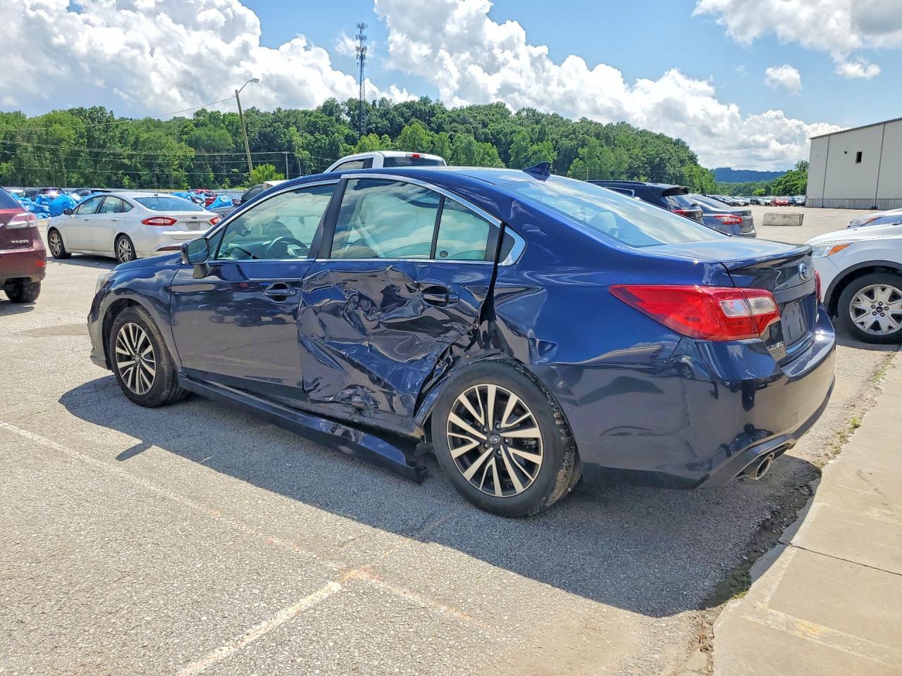 2018 Subaru Legacy 2.5I Premium - Image 2
