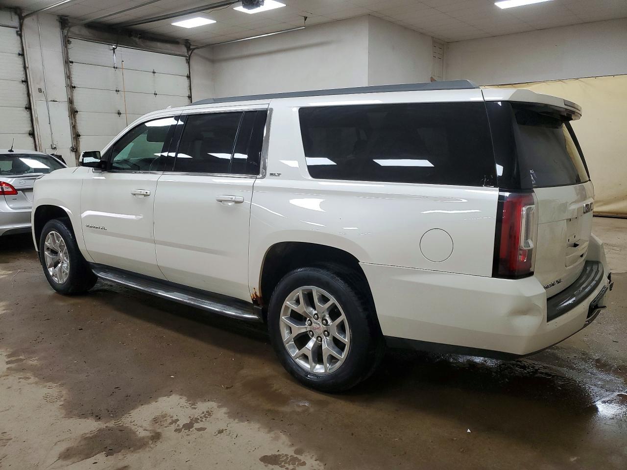 2015 GMC Yukon Xl K1500 Slt - Фото 2