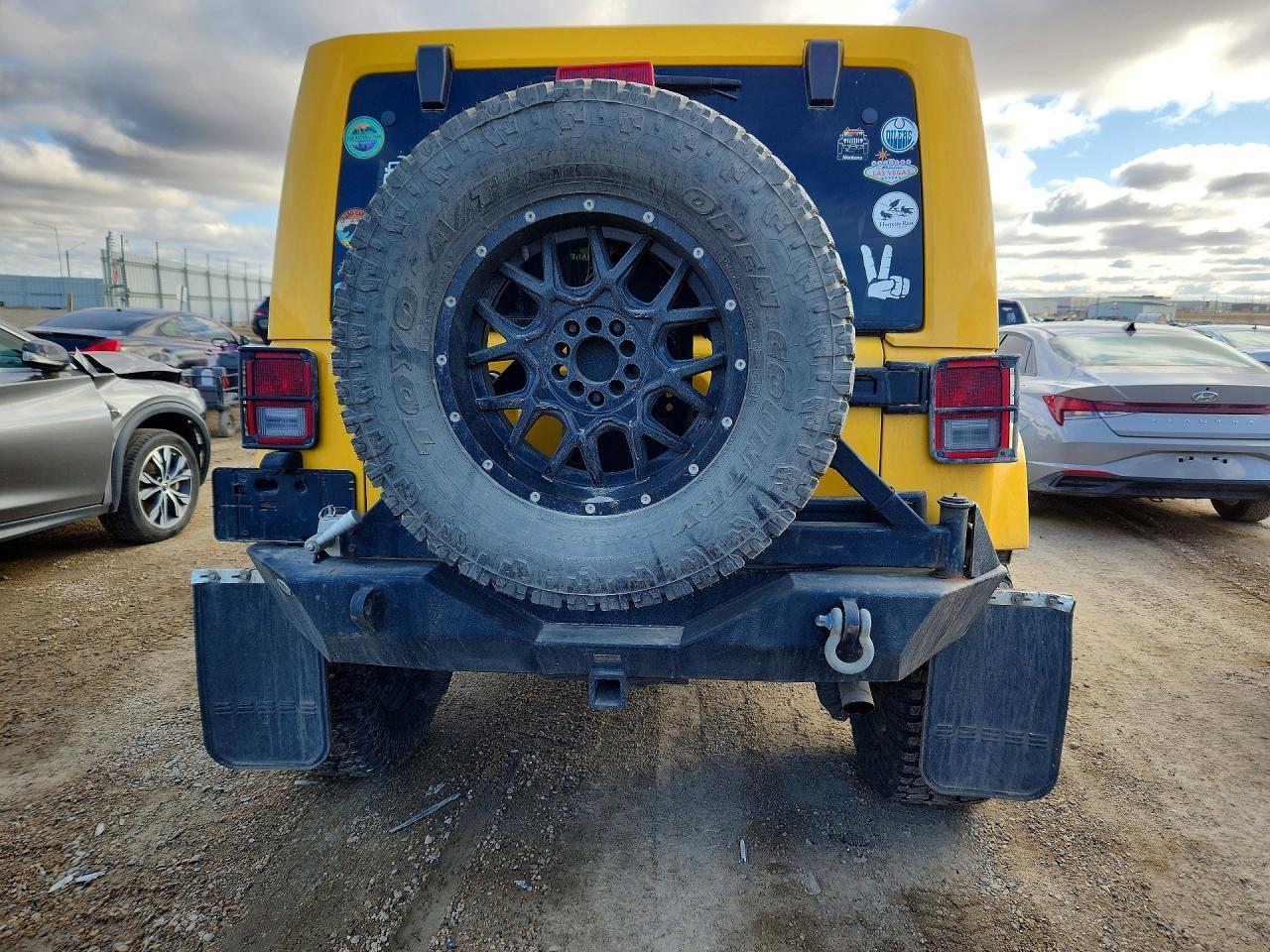 2015 Jeep Wrangler Unlimited Sahara - Image 6