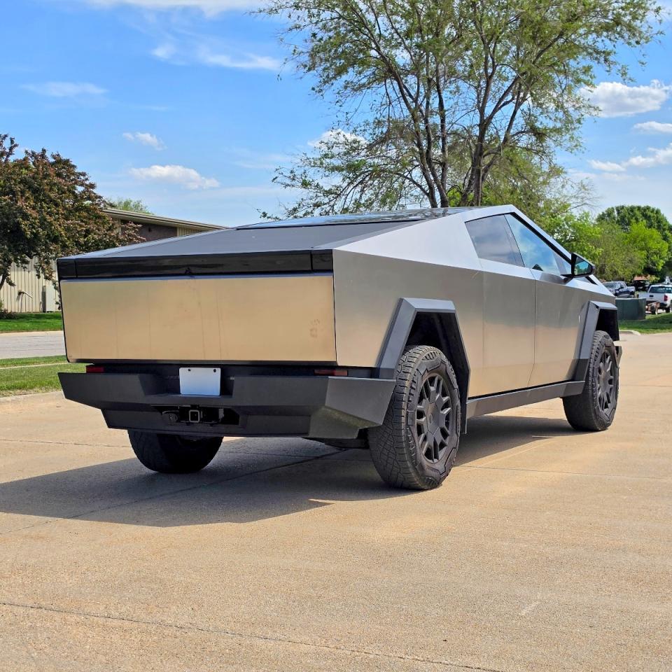 2024 Tesla Cybertruck - Фото 4