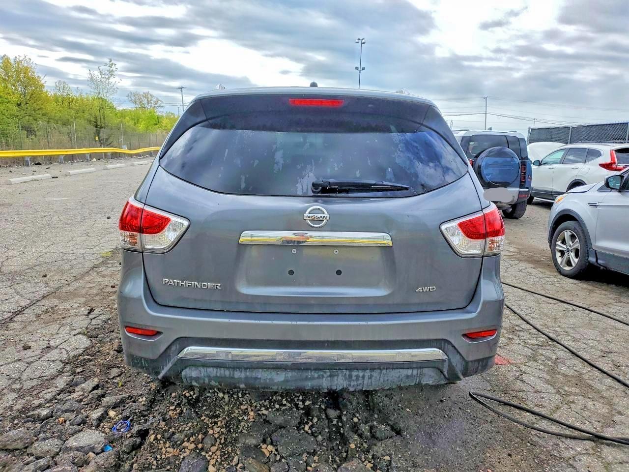 2016 Nissan Pathfinder S - Фото 6