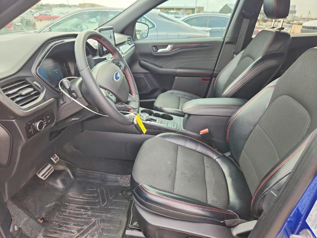 2023 Ford Escape St Line - Фото 7