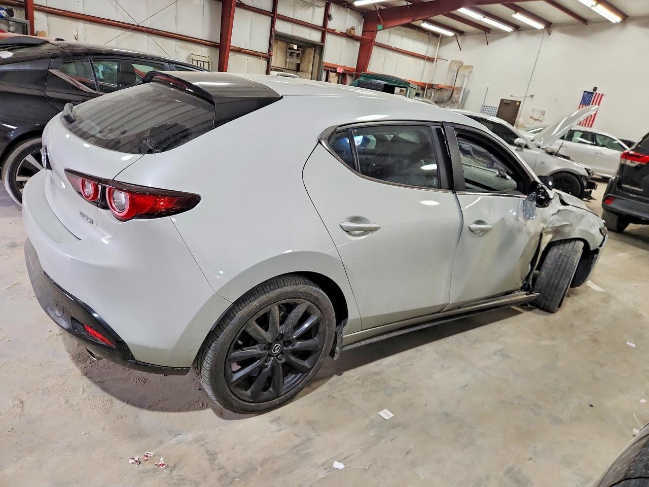 2024 Mazda 3 Select Sport - Image 3