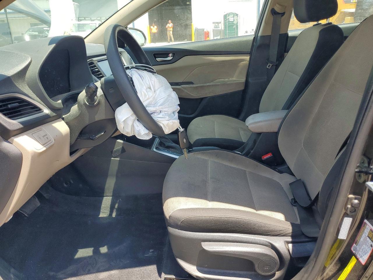 2022 Hyundai Accent Sel - Image 7