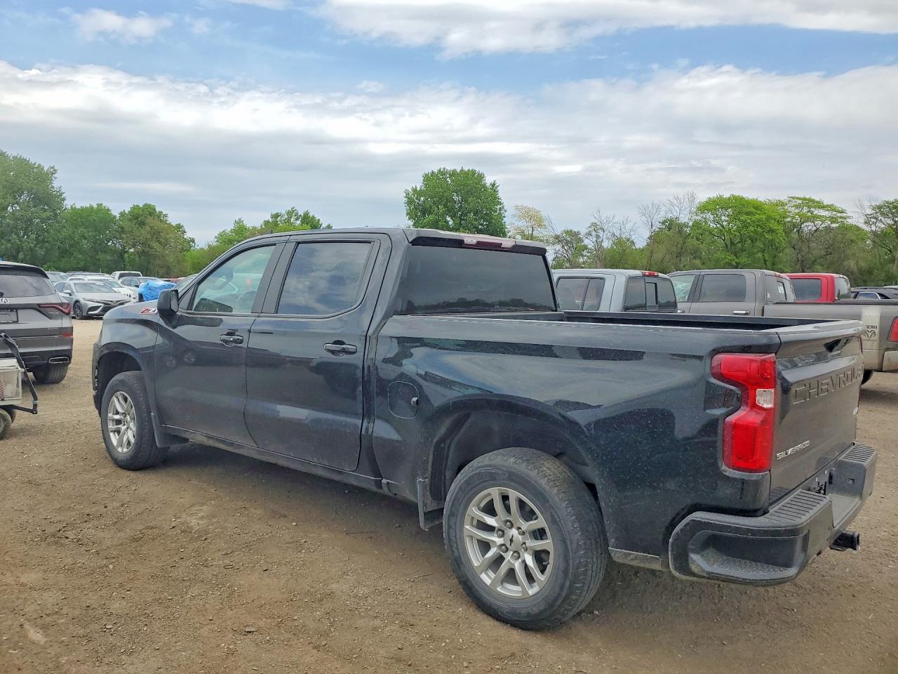 2021 Chevrolet Silverado K1500 Rst - Фото 2