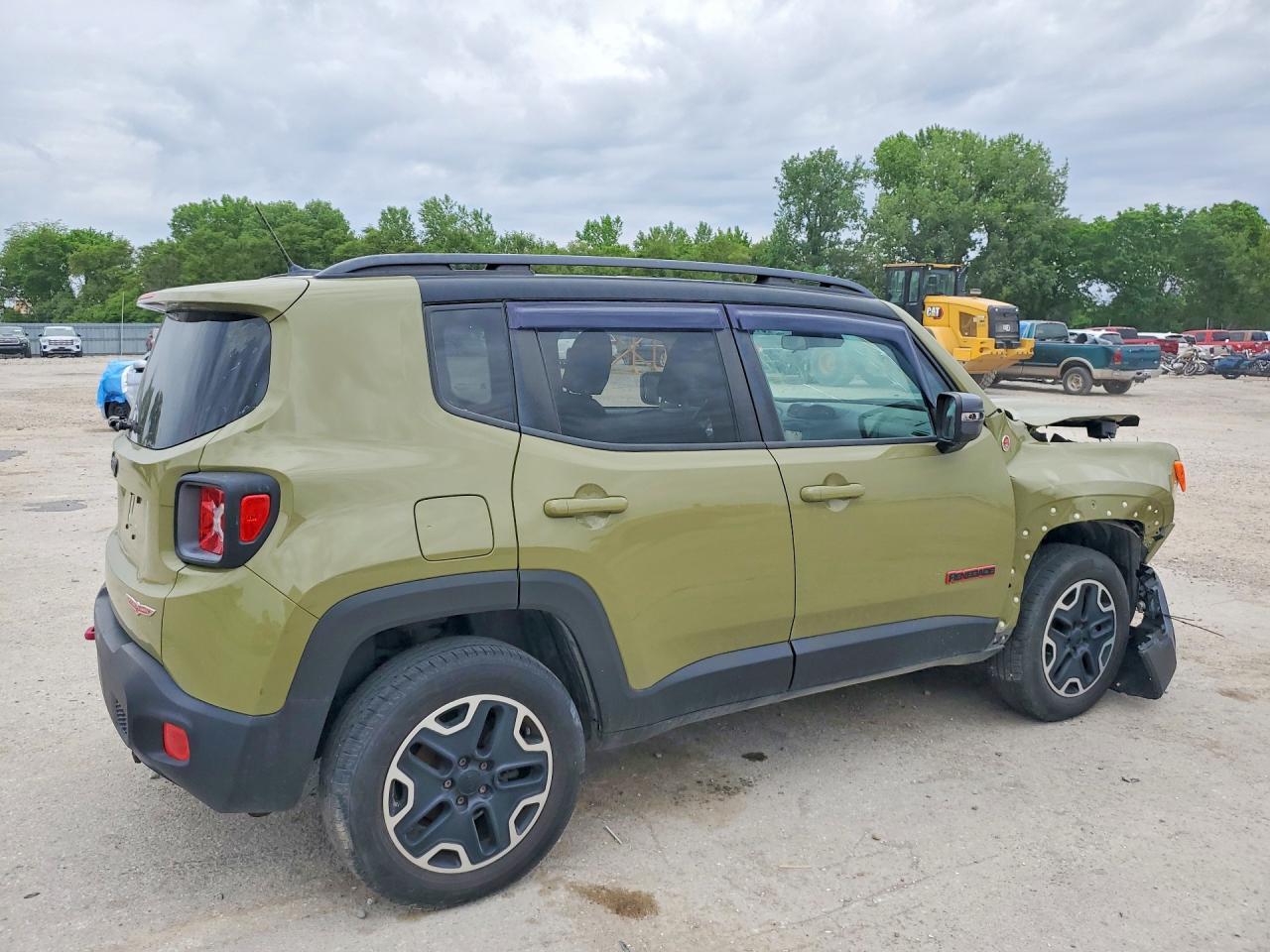 2015 Jeep Renegade Trailhawk - Фото 3
