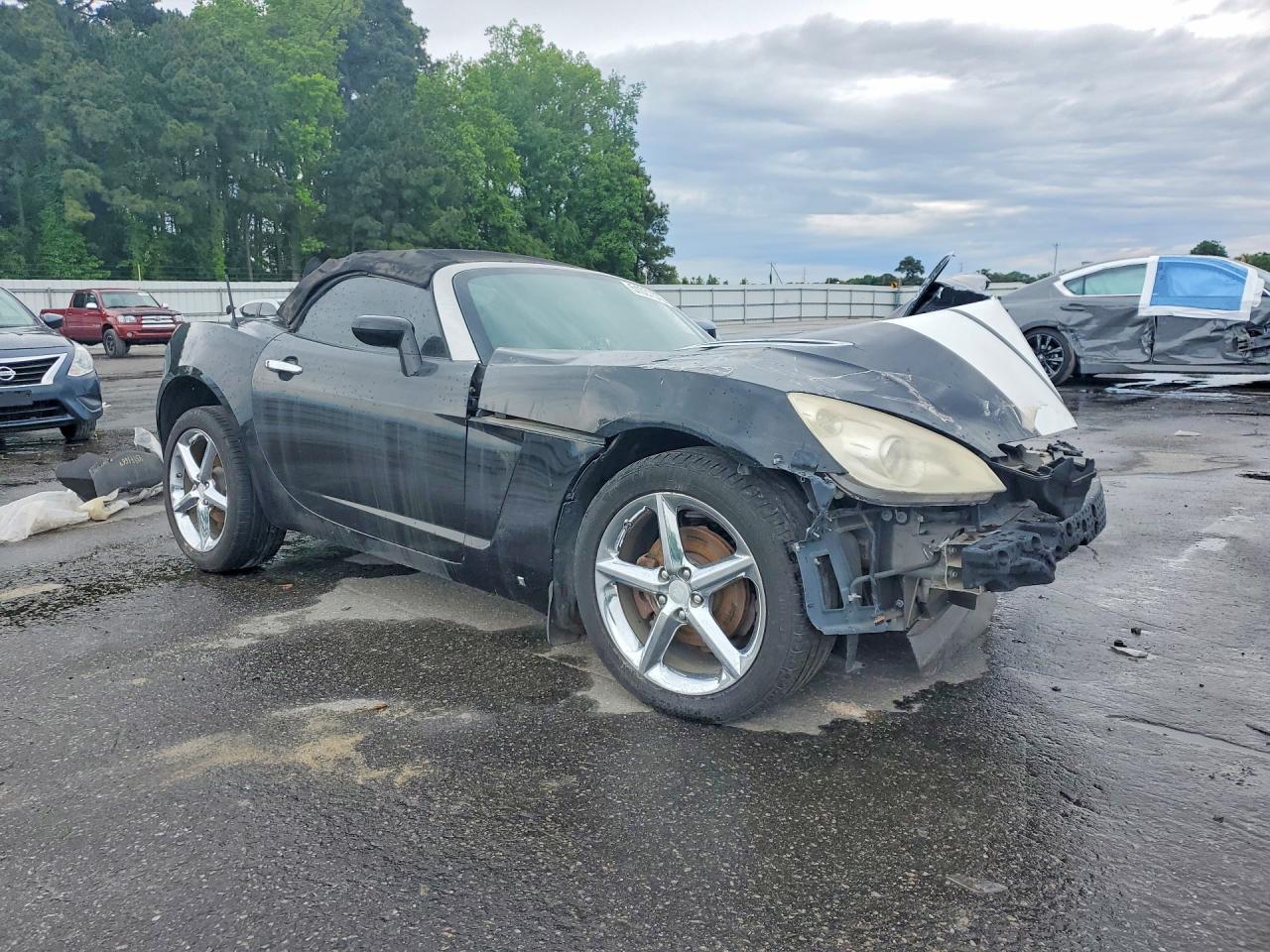 2009 Saturn Sky - Image 4