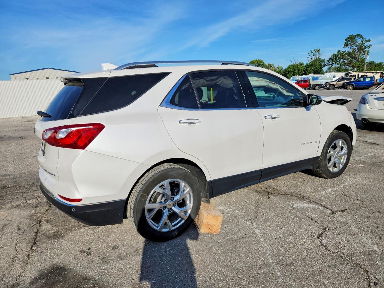 2021 Chevrolet Equinox Premier - Фото 3