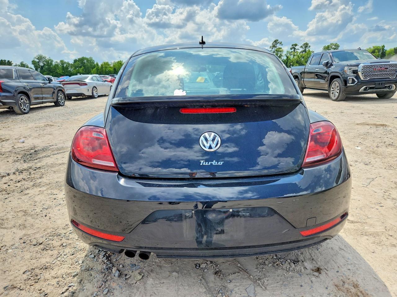 2019 Volkswagen Beetle S - Фото 6