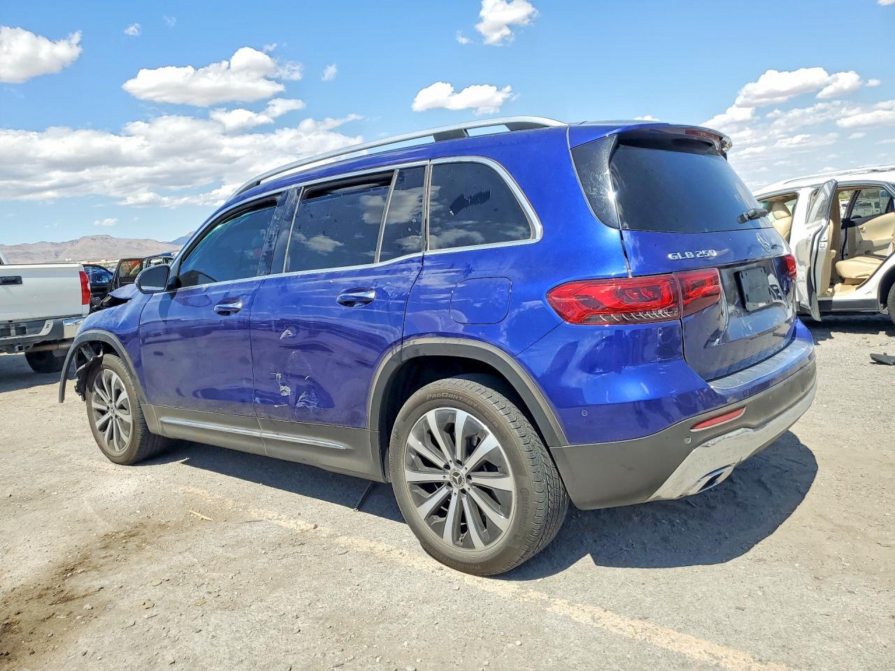 2023 Mercedes-Benz Glb 250 - Image 2