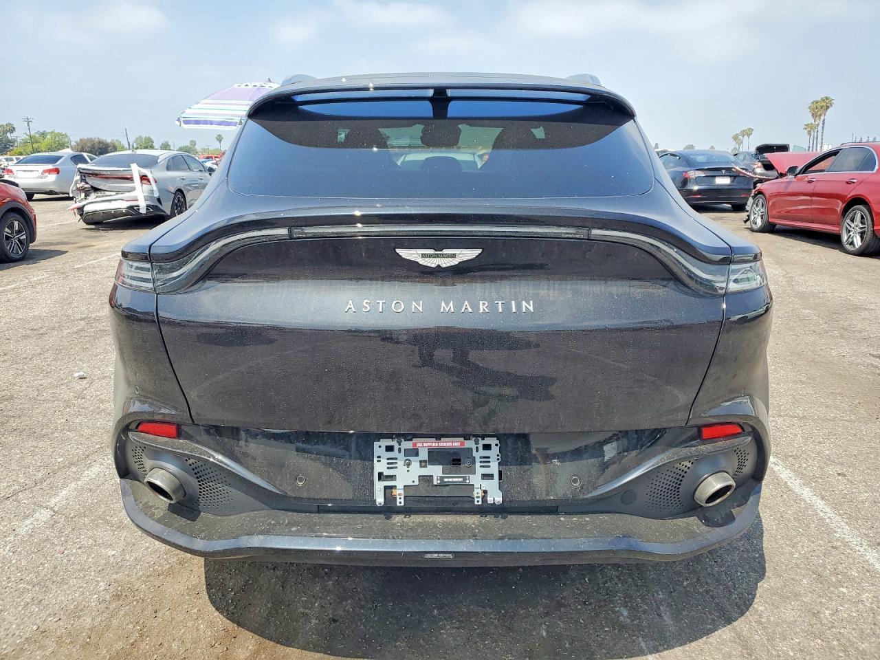 2021 Aston Martin Dbx - Фото 6