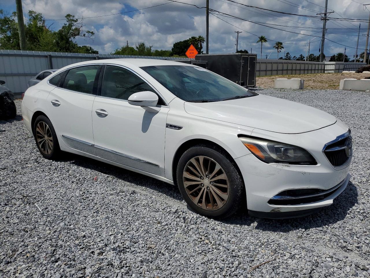 2017 Buick Lacrosse Preferred - Image 4