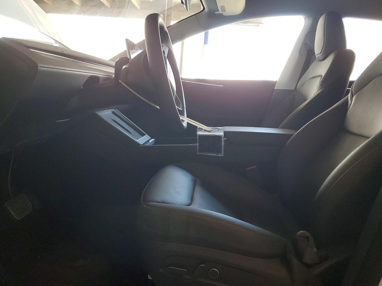 2026 Tesla Model Y - Фото 7