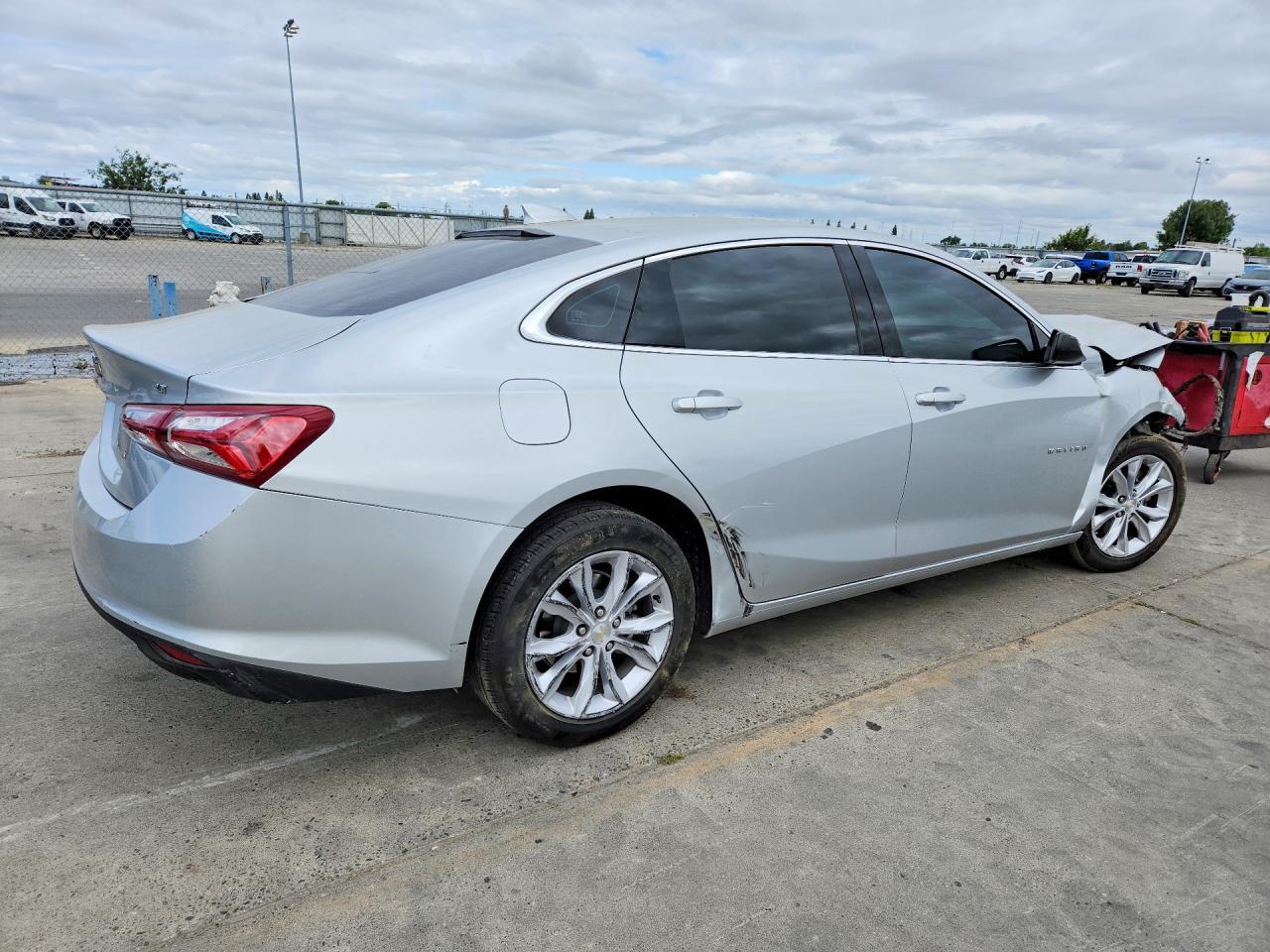 2022 Chevrolet Malibu Lt - Image 3