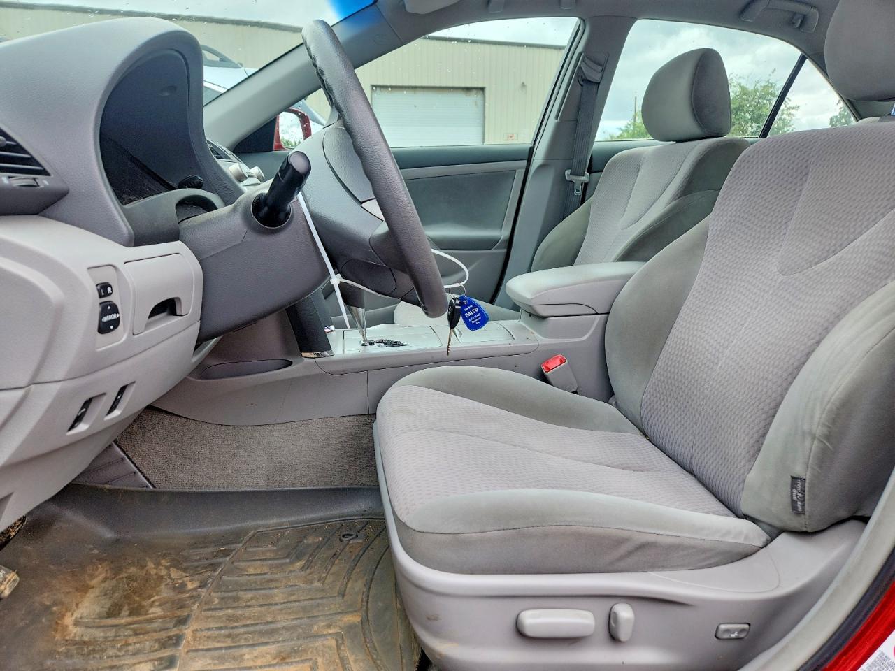 2010 Toyota Camry Le - Фото 7