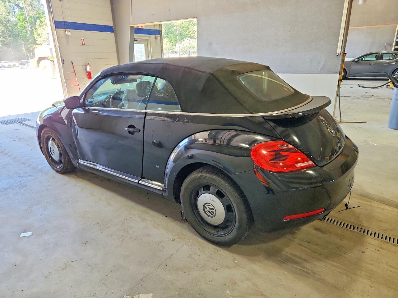 2014 Volkswagen Beetle - Фото 2