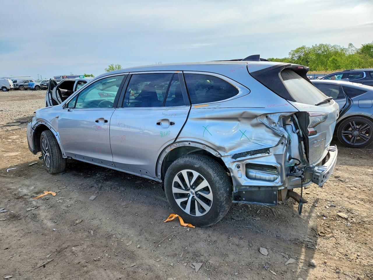 2020 Subaru Outback Premium - Image 2