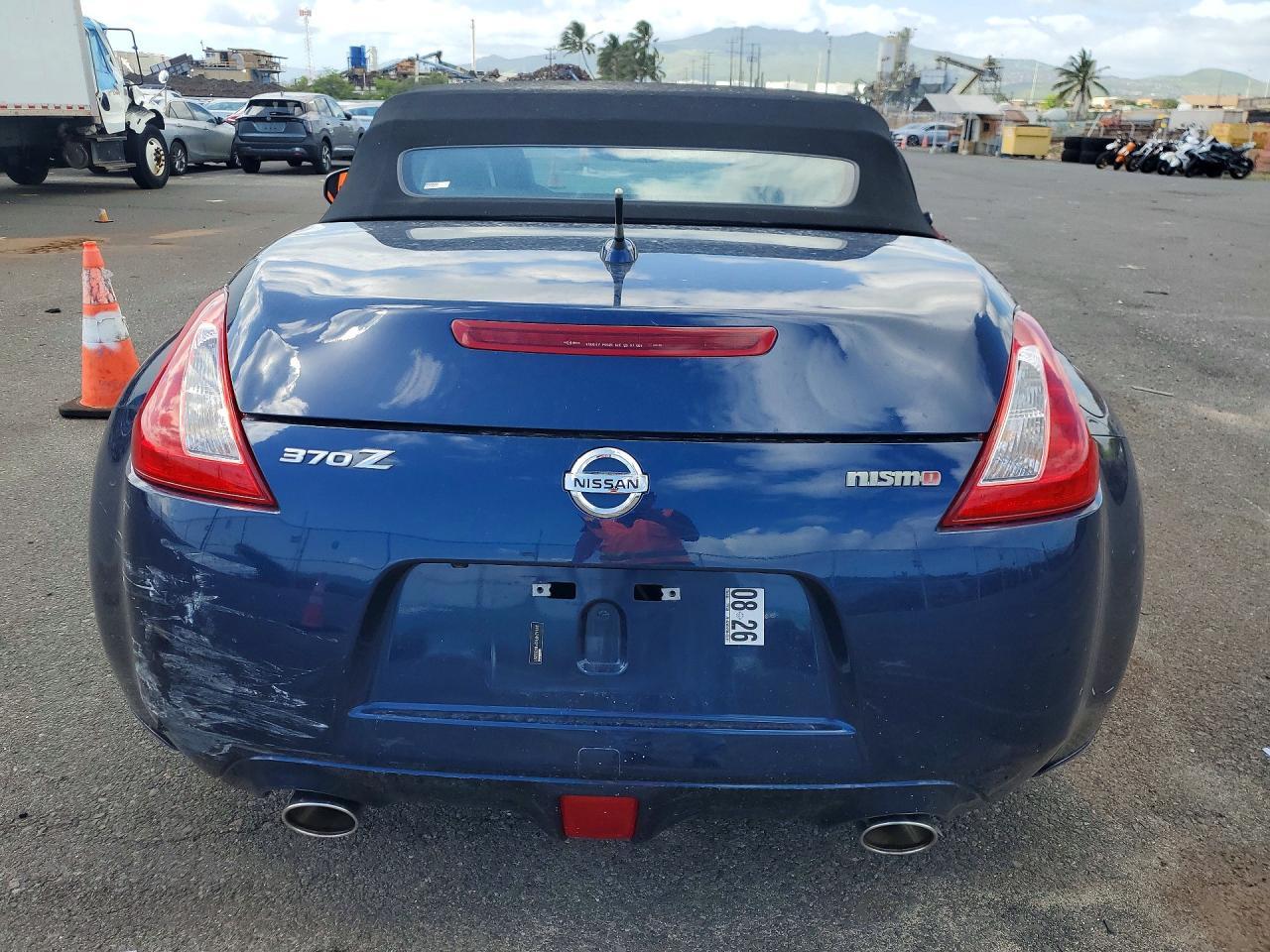 2015 Nissan 370Z Roadster Touring Sport - Image 6