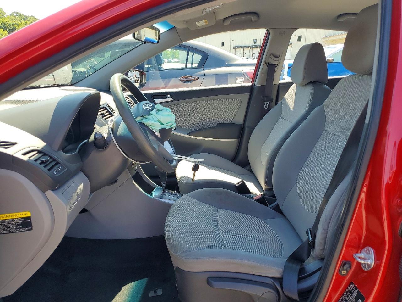 2012 Hyundai Accent Gls - Фото 7