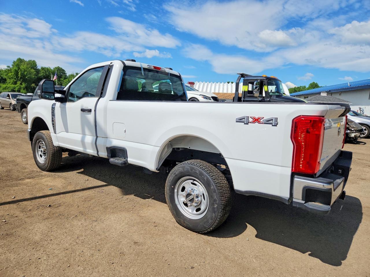 2023 Ford F250 Super Duty - Фото 2