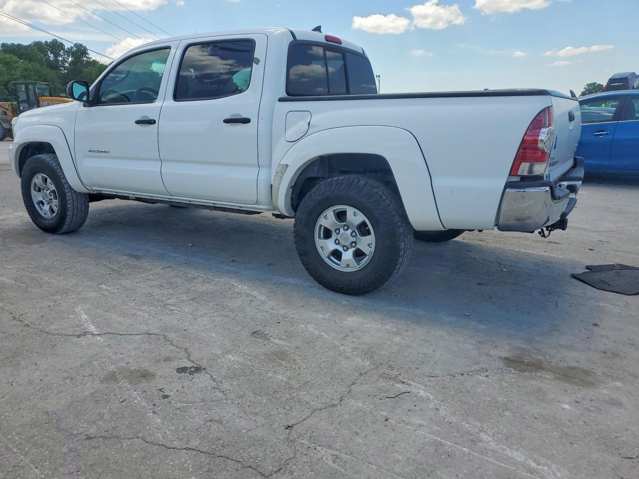 2015 Toyota Tacoma Trd Sport/Trd Off Road/Trd Pro - Image 2