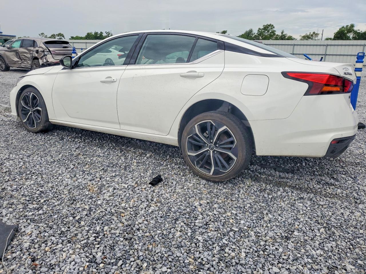 2024 Nissan Altima Sr - Фото 2