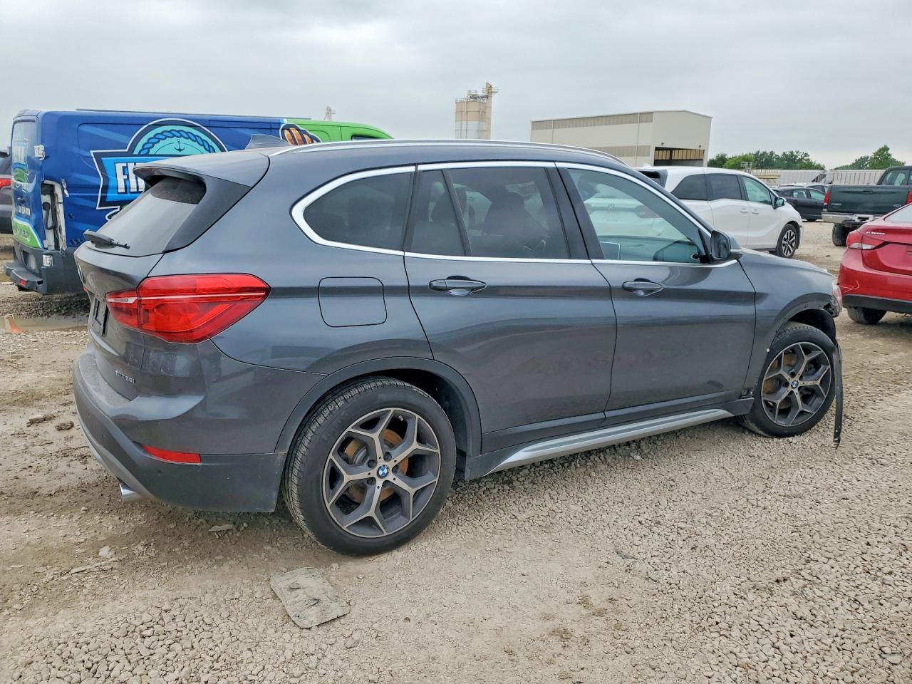 2018 BMW X1 xDrive28I - Фото 3