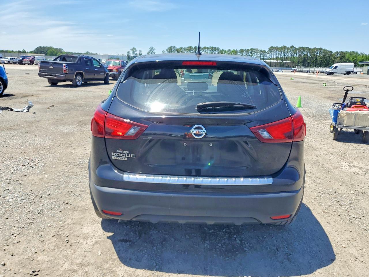 2017 Nissan Rogue Sport S - Image 6
